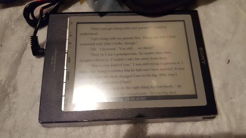 lot 47 image: Sony Digital reader & Regent MP3DVD speakers