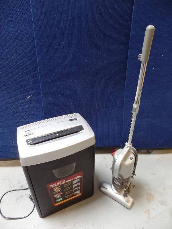 lot 106 image: Shredder and Stick Vac