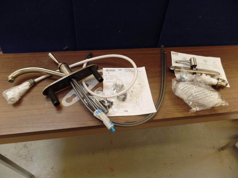lot 120 image: Sink Faucet