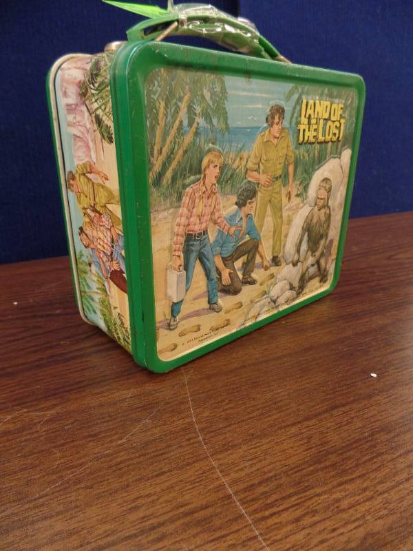 lot 127 image: Vintage Lunch Box
