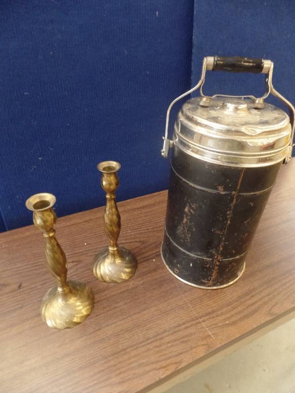 lot 129 image: Vintage Thermal Container