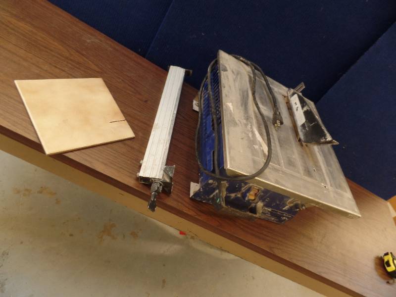lot 132 image: Tile saw
