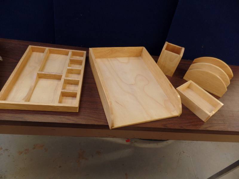 lot 135 image: Desk Top Organizing Kit