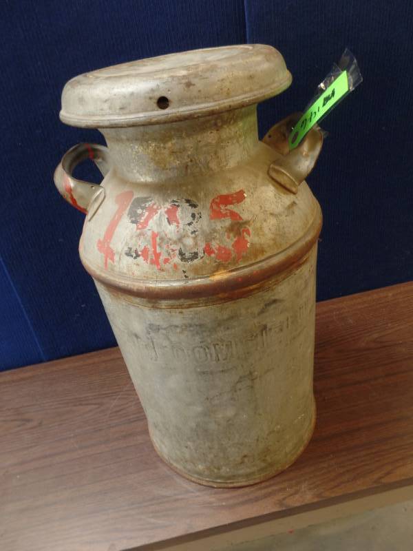 lot 146 image: Vintage Milk Can