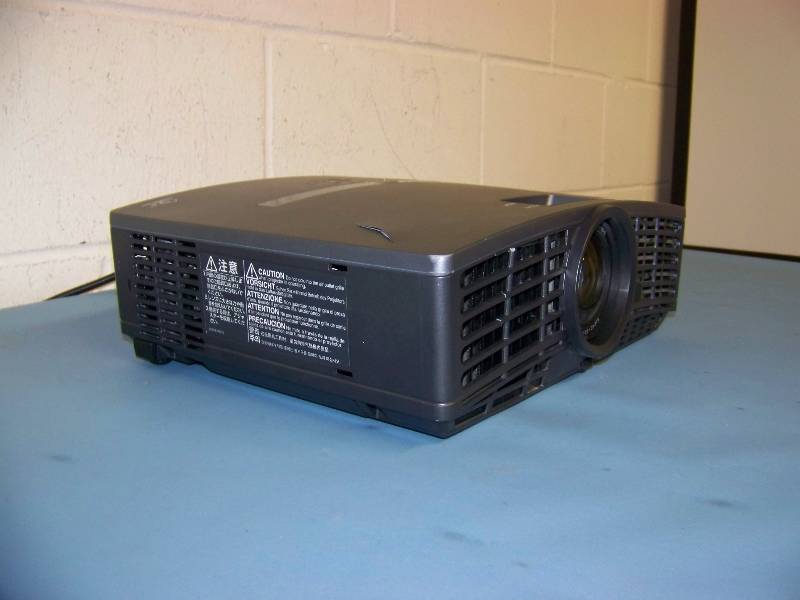 lot 20 image: Mitsubishi, XD490U, DLP Projector