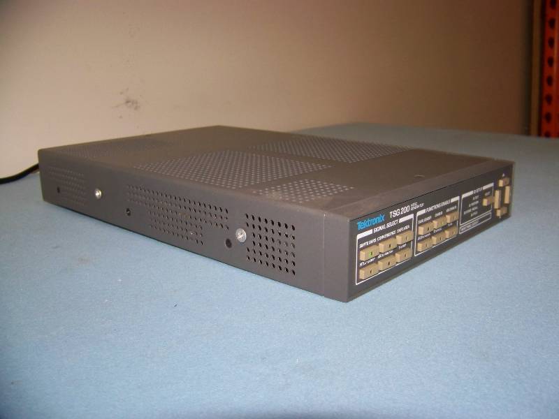 lot 59 image: Tektronix, NTSC Generator