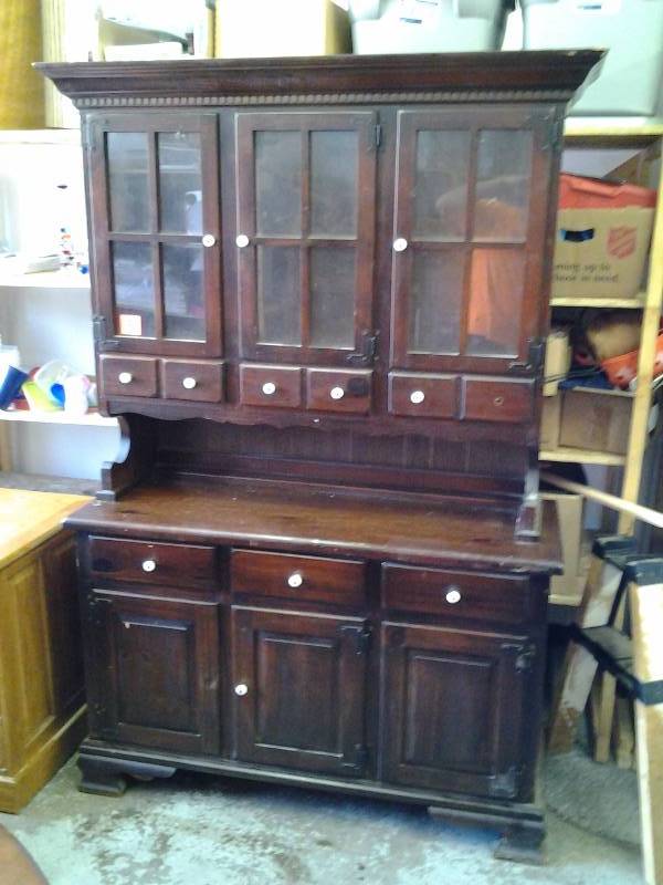 lot 3 image: 2 Piece Hutch With Porcelain Knobs