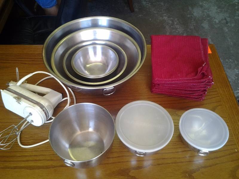 lot 19 image: Large Set Of Stainless Steel Mixing Bowls, Hand Mixer, Mico-Fiber Towels