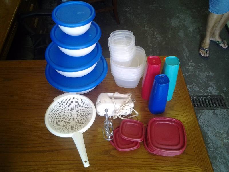 lot 23 image: Large Lot Of Plastic Bowls With Lids, Food Storage, Collander, Tumblers