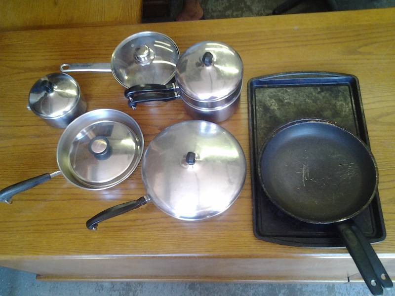 lot 26 image: Pots, Pans, Skillets, Farberware, Others