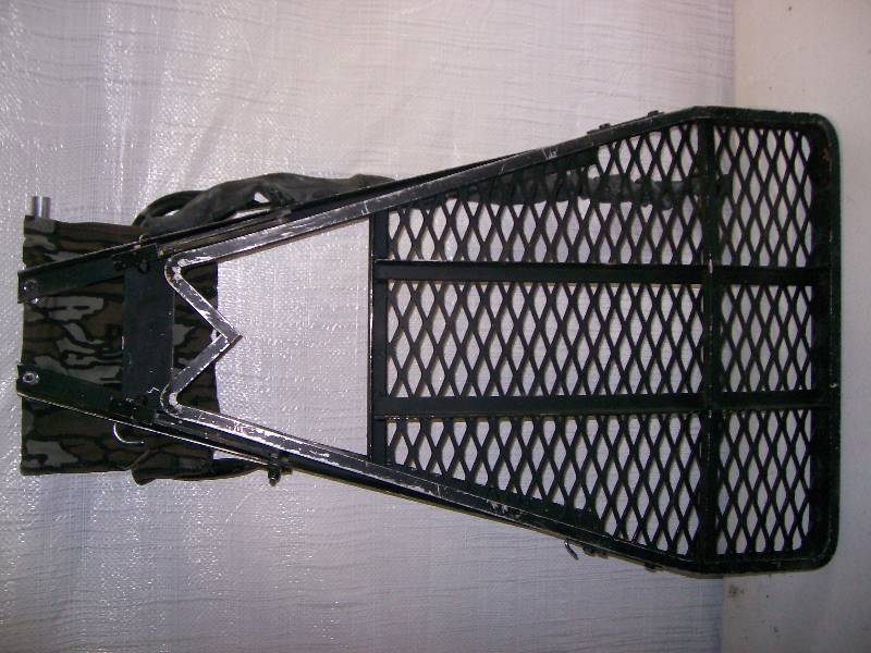 lot 10 image: Deer Stand