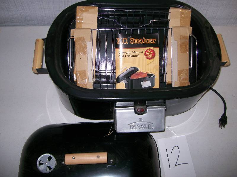 lot 12 image: New Smoker