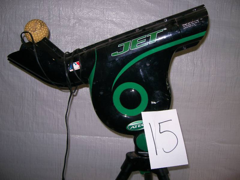 lot 15 image: Pitching machine