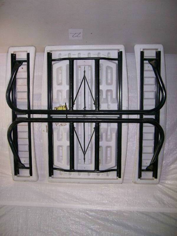 lot 22 image: Portable Picnic Table