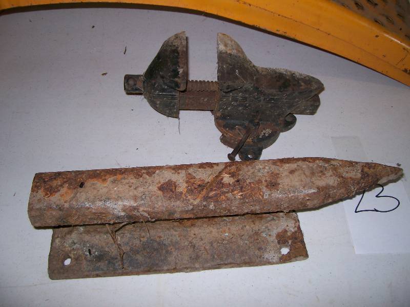 lot 23 image: Anvil, vise & car ramps
