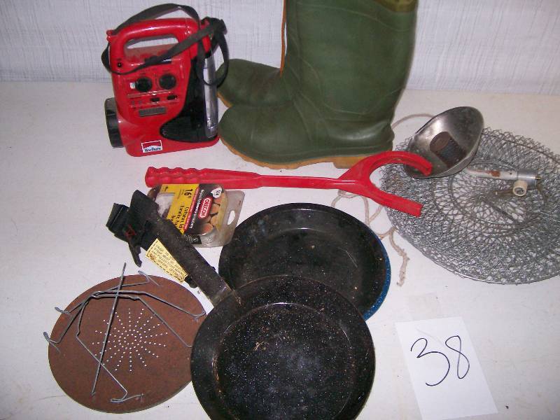lot 38 image: Misc Gear
