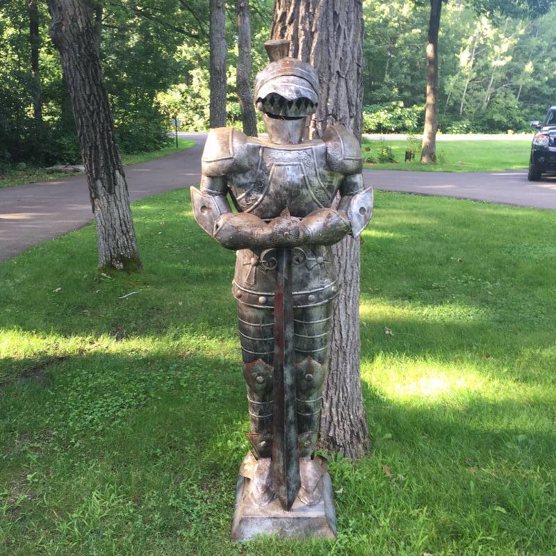 lot 9 image: 5ft. Metal Knight