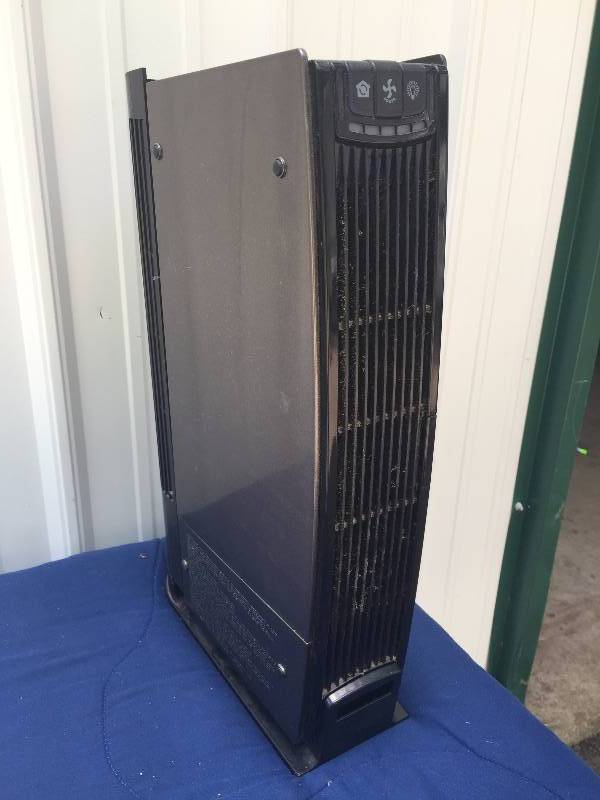 lot 29 image: Oreck Air Purifier