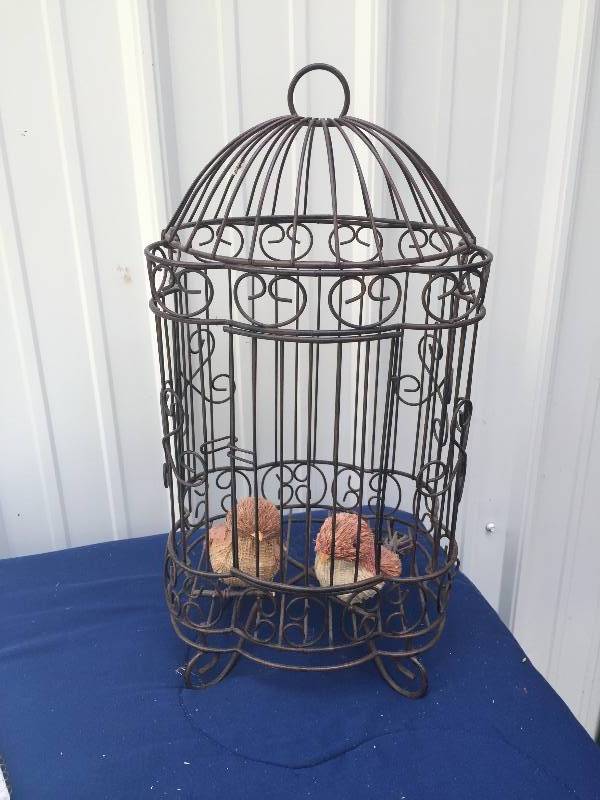 lot 40 image: Metal Decorative Bird Cage with Straw Birds