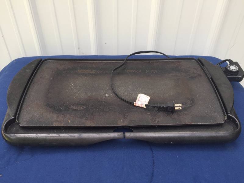 lot 47 image: Electeric Fry Pan