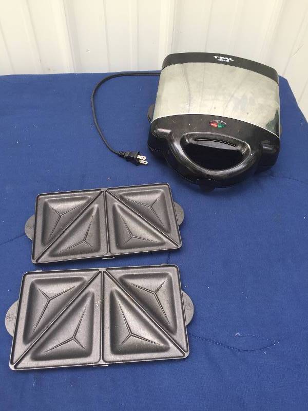 lot 48 image: T-fal sandwich & Waffle Maker