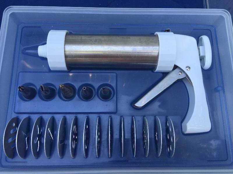 lot 60 image: Kuhn Rikon Stainless Steel Cookie Press
