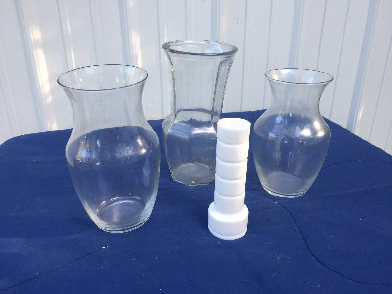 lot 70 image: Glass Vases