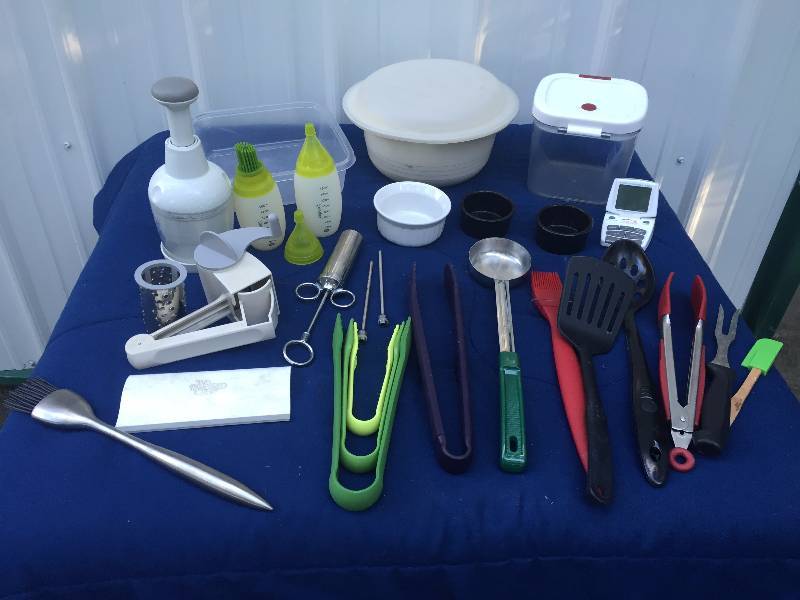 lot 75 image: Kitchen Utensil Lot