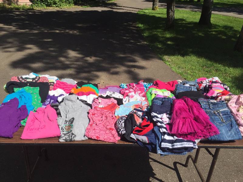 lot 92 image: Girl Clothing Lot Size 78