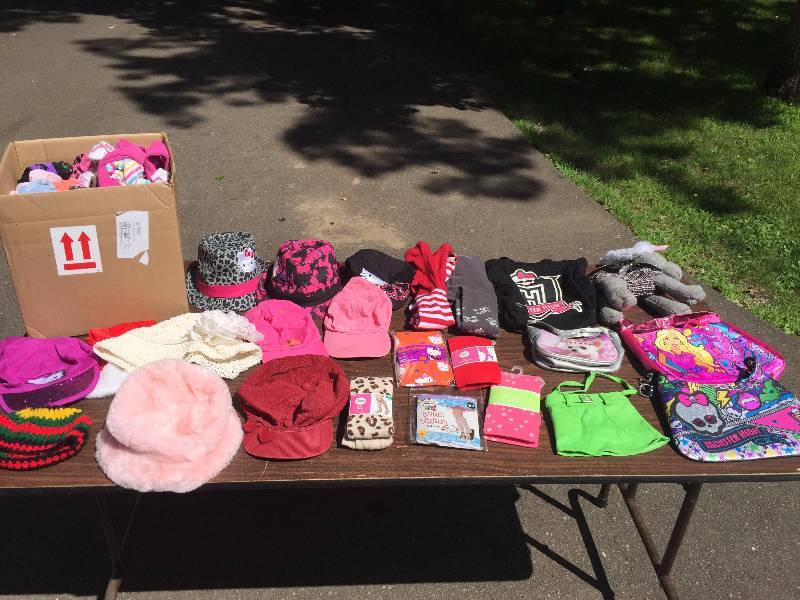 lot 96 image: Girls Tights, Hats, Socks & Purse Lot