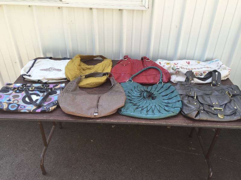 lot 99 image: Assortment of Womens Purses