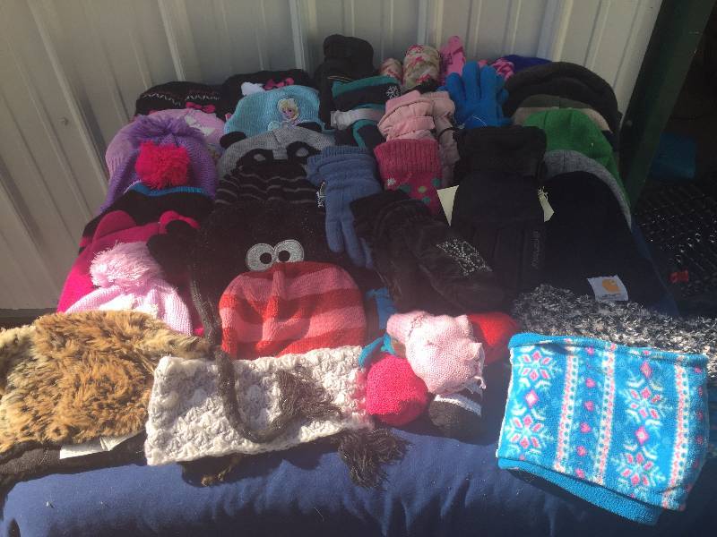 lot 110 image: Kids Lot of winter Accessories