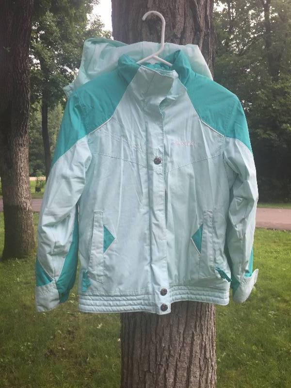 lot 116 image: Girls Columbia Jacket