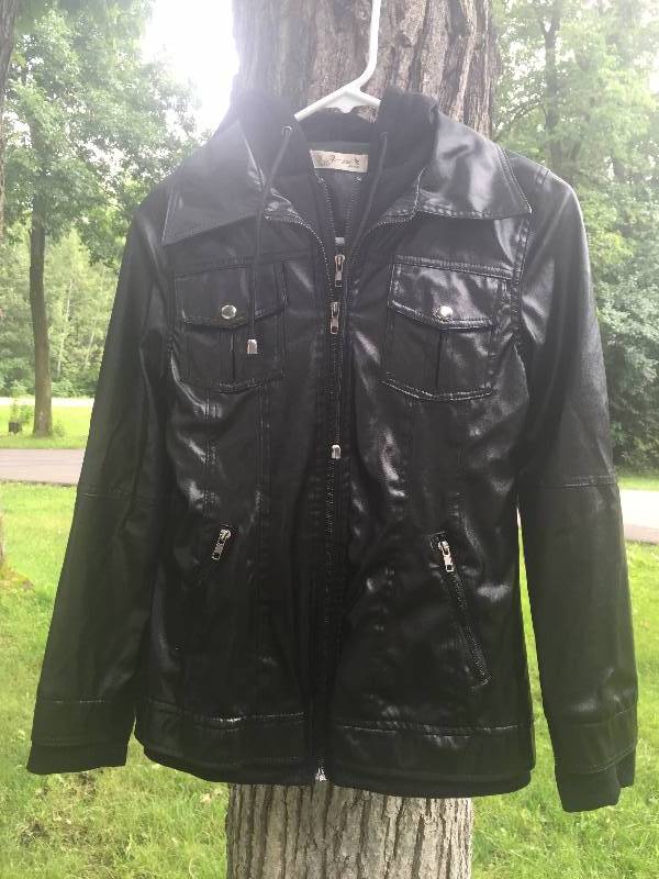 lot 118 image: Womens Fashion Jacket with hood