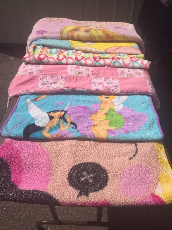 lot 125 image: Girl Blanket Lot