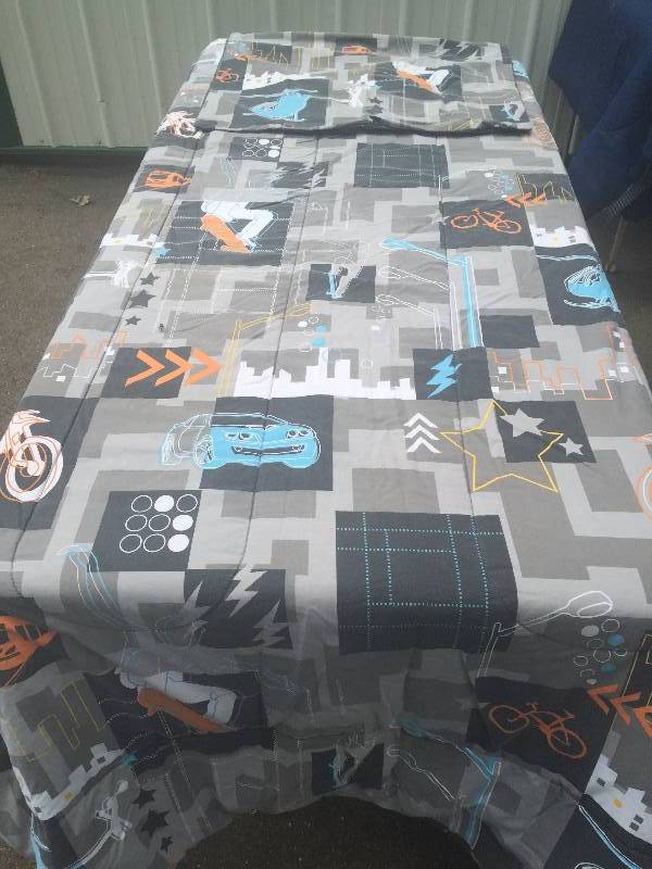 lot 131 image: Boy Twin Comforter Set