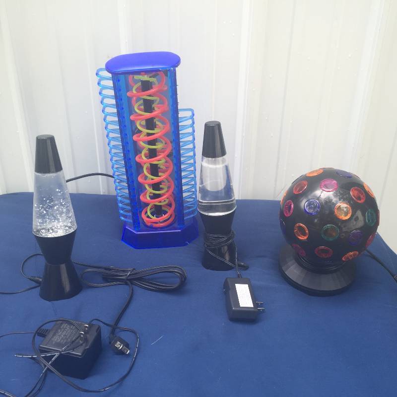 lot 138 image: Lamp lot