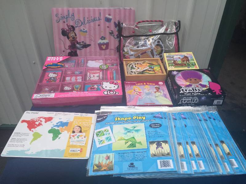 lot 145 image: Lot of Puzzles and Crafts