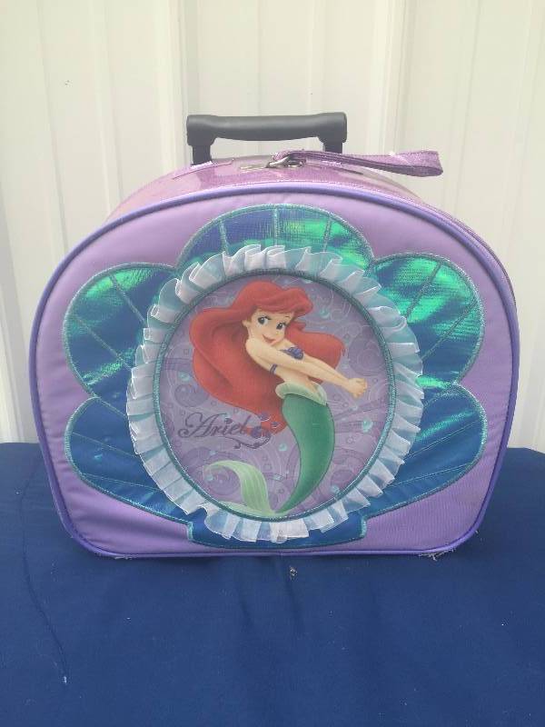 lot 150 image: Ariel Travel Case with  wheels