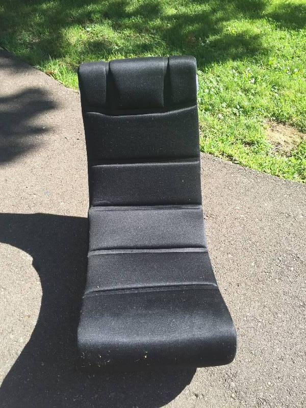 lot 161 image: Gaming Chair