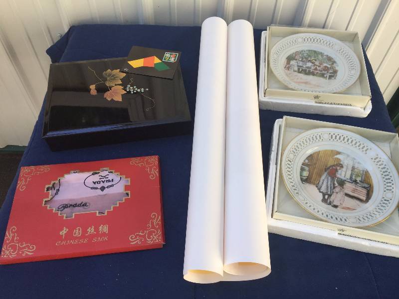 lot 172 image: International Pieces