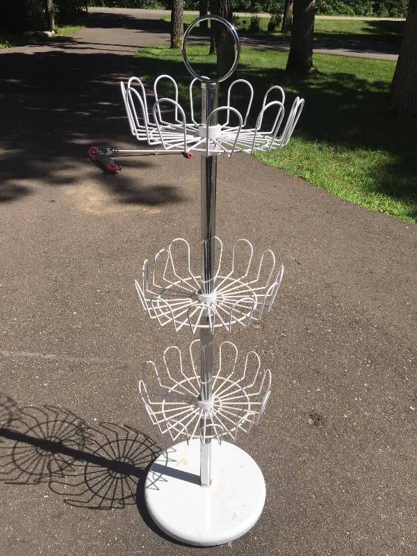 lot 175 image: Shoe Stand