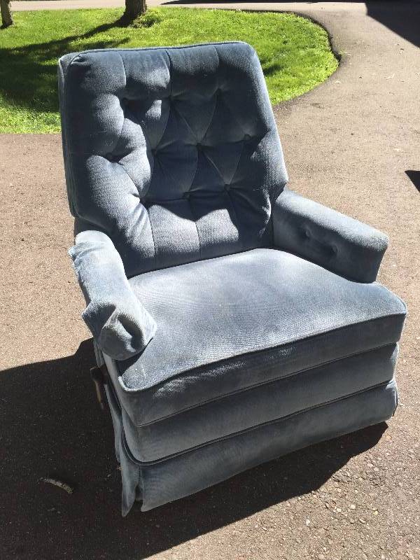 lot 177 image: Soft Blue Recliner