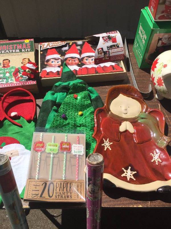 lot 178 image: Lot of Christmas Dcor