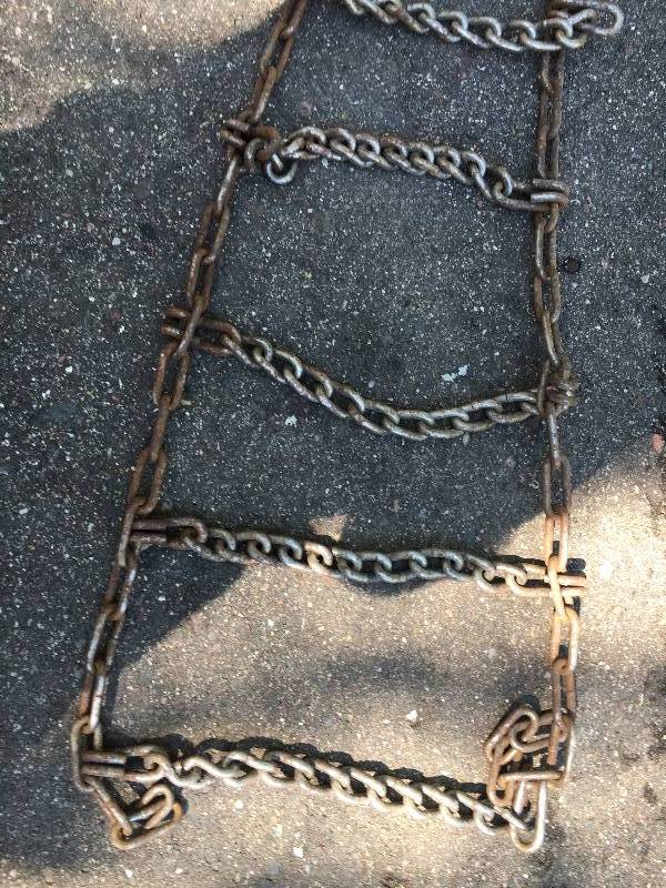 lot 182 image: Truck Tire Chains