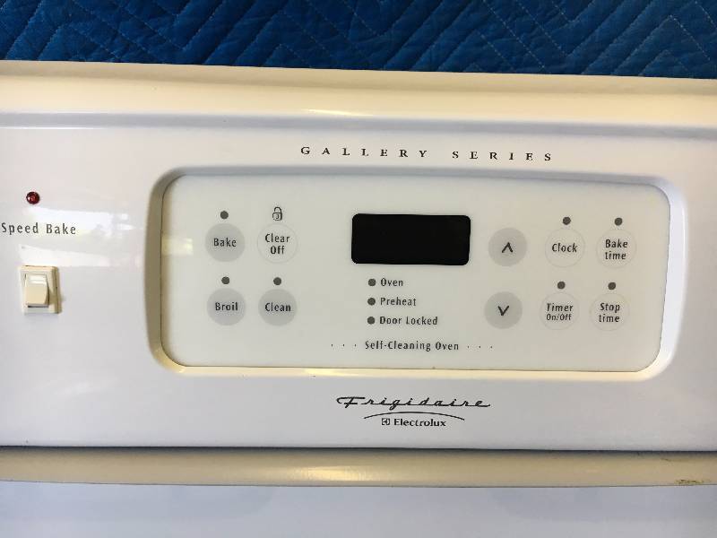 lot 187 image: Frigidaire Gas Range