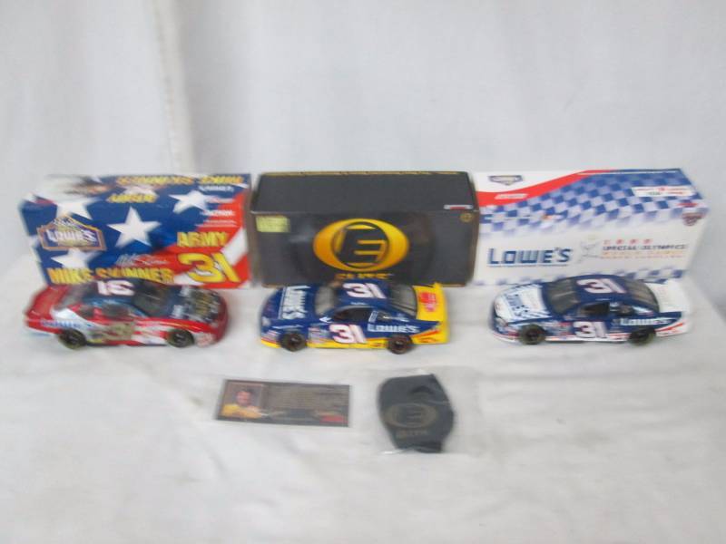 3 -� Mike Skinner Stock Cars