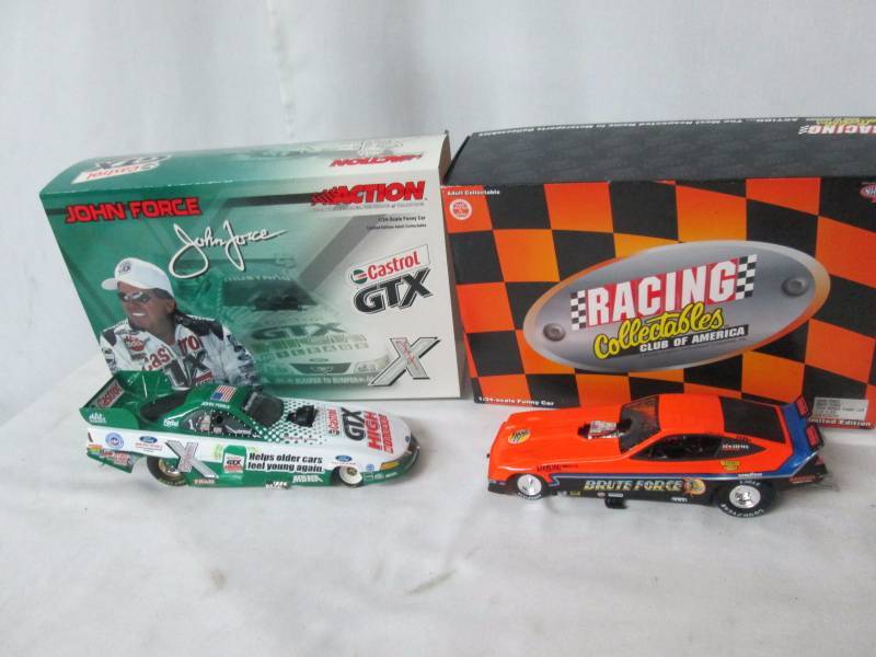 2 -� John Force Funny Cars