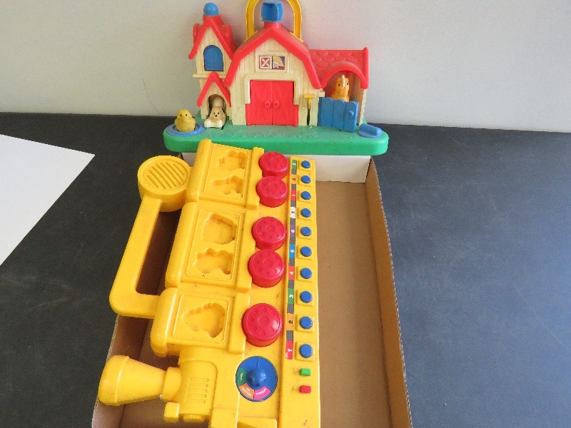 lot 284 image: Vintage Toy Lot