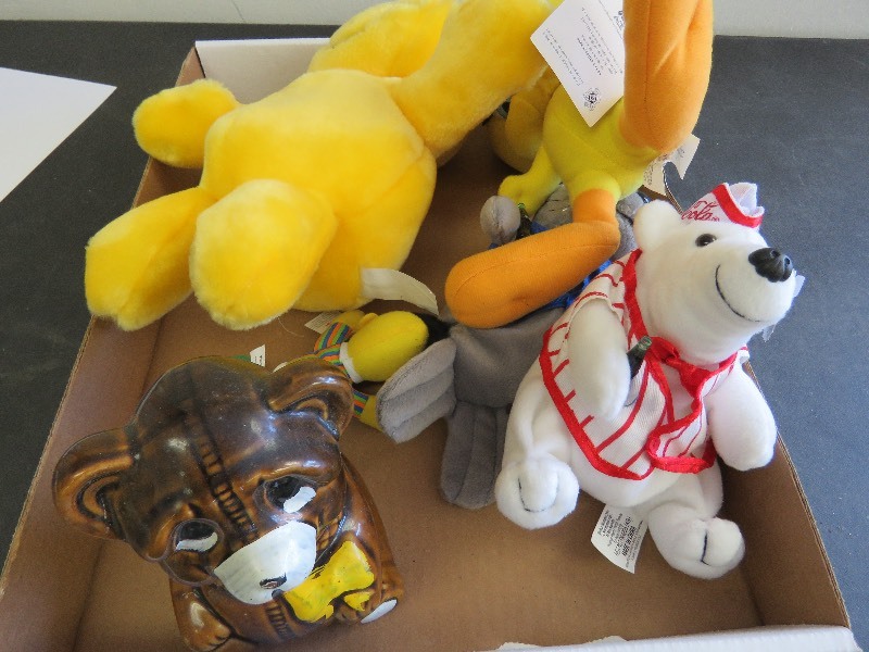 lot 287 image: Sutuffed Animals